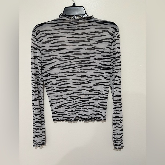 Forever 21 Zebra print mesh top - Picture 4 of 4